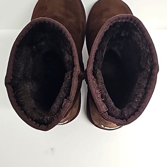 Lamo Womens's Classic 6" Tall Premium Faux Fur Brown Fashion Winter Boot Size 7 - Picture 6 of 8